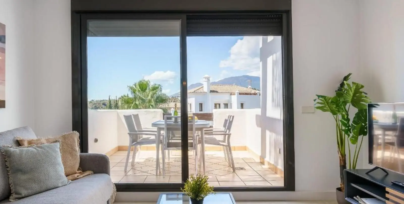 Sale of penthouse in Estepona 7