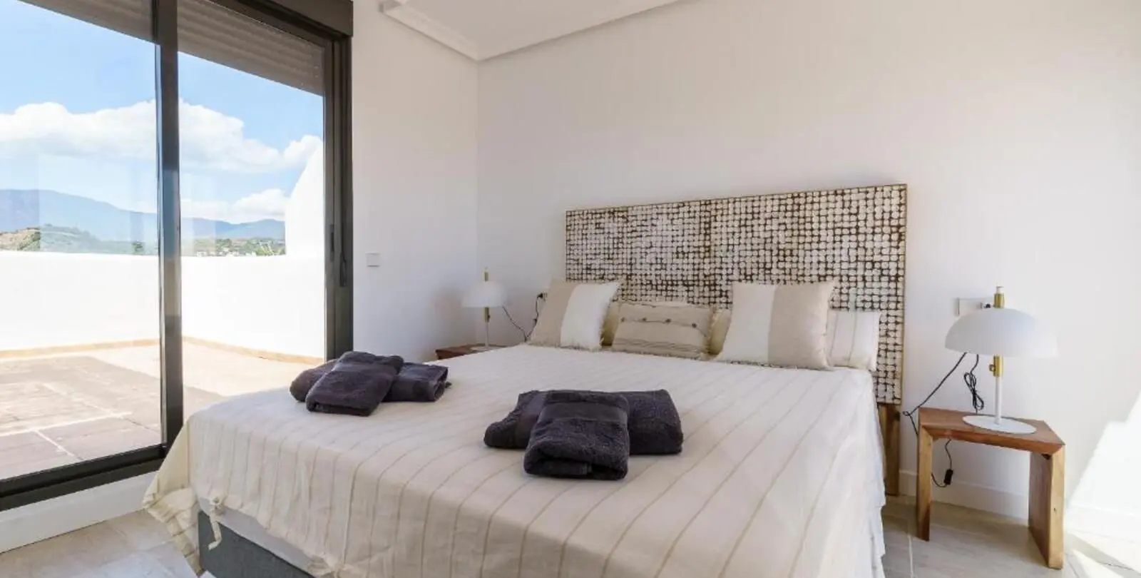 Sale of penthouse in Estepona 9