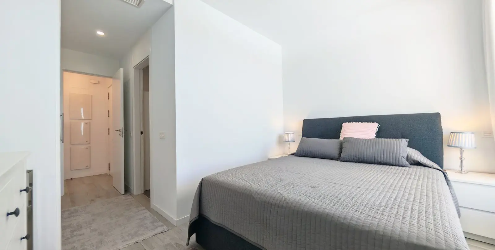 Sale of middle floor apartment in Cancelada 7