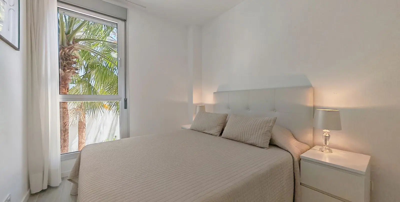 Sale of middle floor apartment in Cancelada 9
