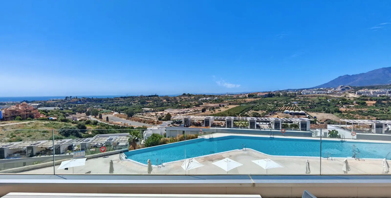 Sale of middle floor apartment in Cancelada 16