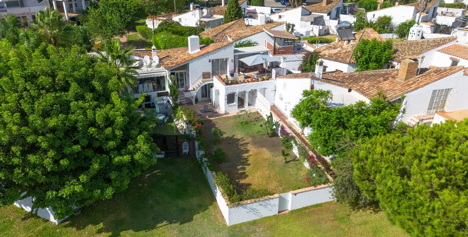 Sale of semi-detached house in Estepona 2