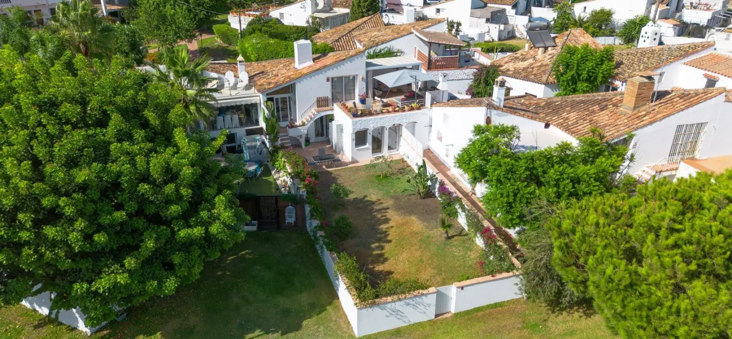 Sale of semi-detached house in Estepona 1