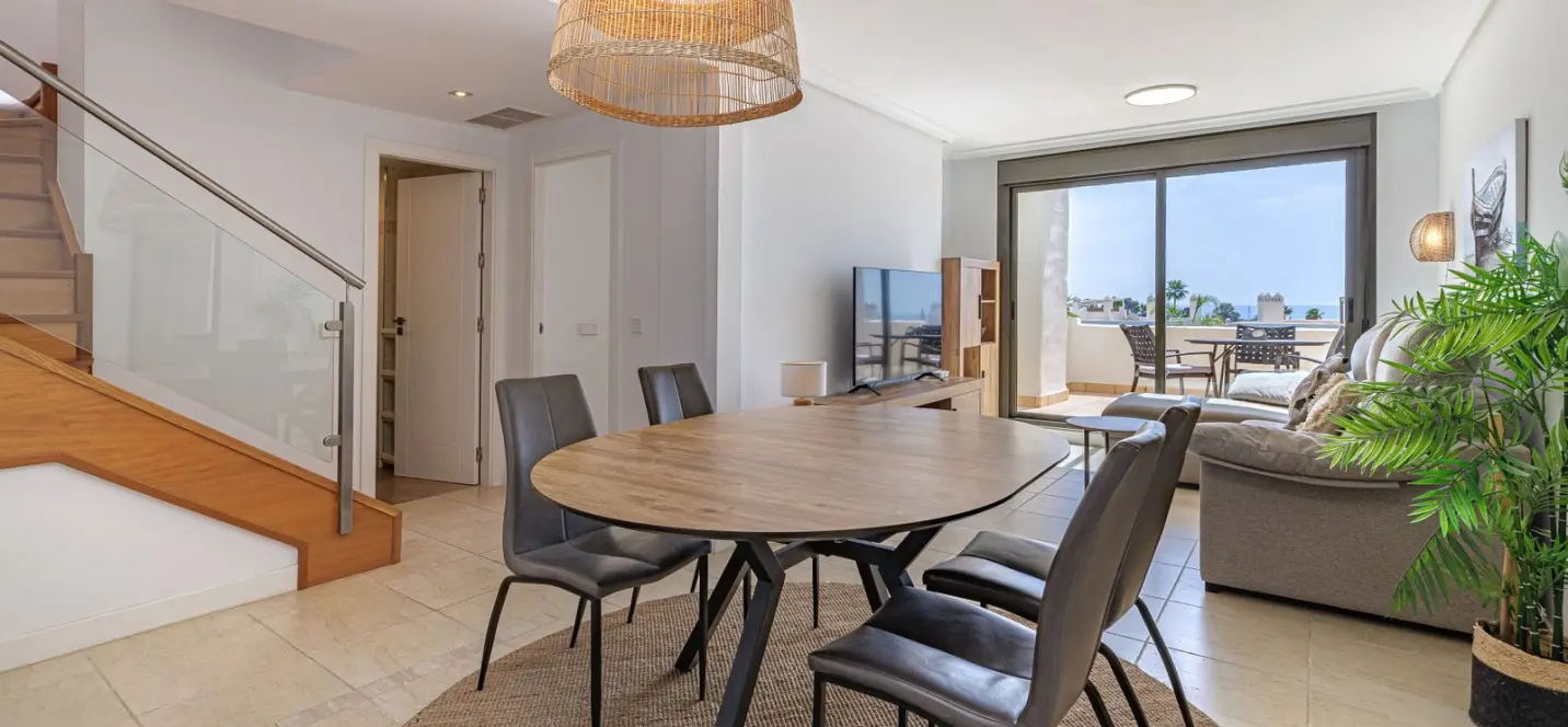 Sale of penthouse duplex in Estepona 1
