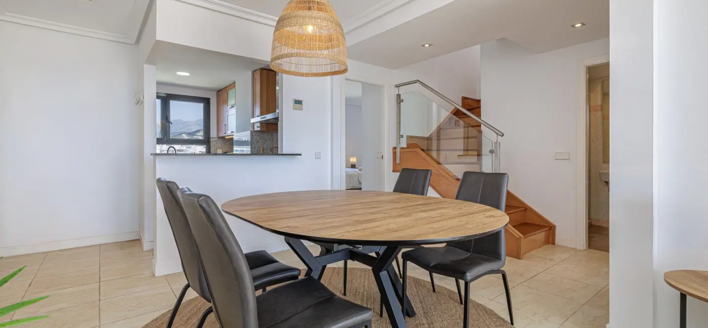 Sale of penthouse duplex in Estepona 2