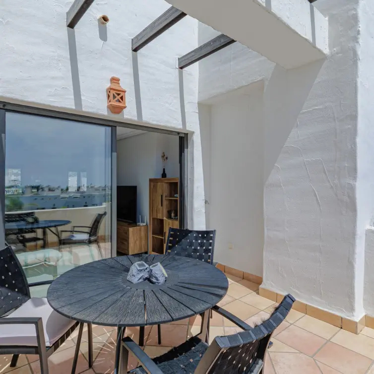 Venta de ático dúplex en Estepona