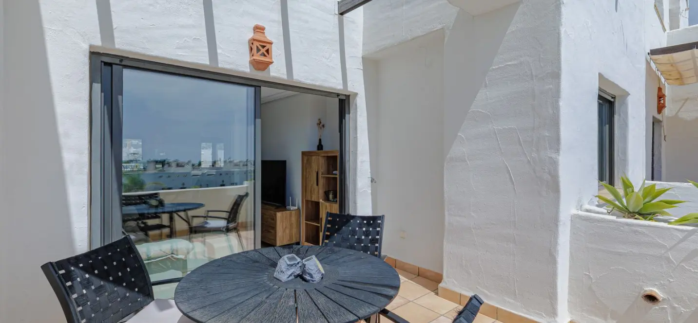 Sale of penthouse duplex in Estepona 3