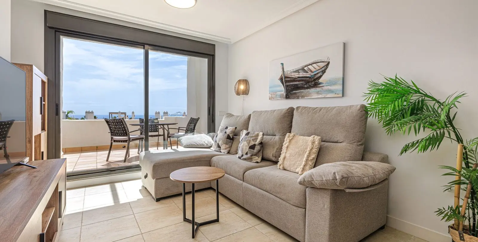 Sale of penthouse duplex in Estepona 7
