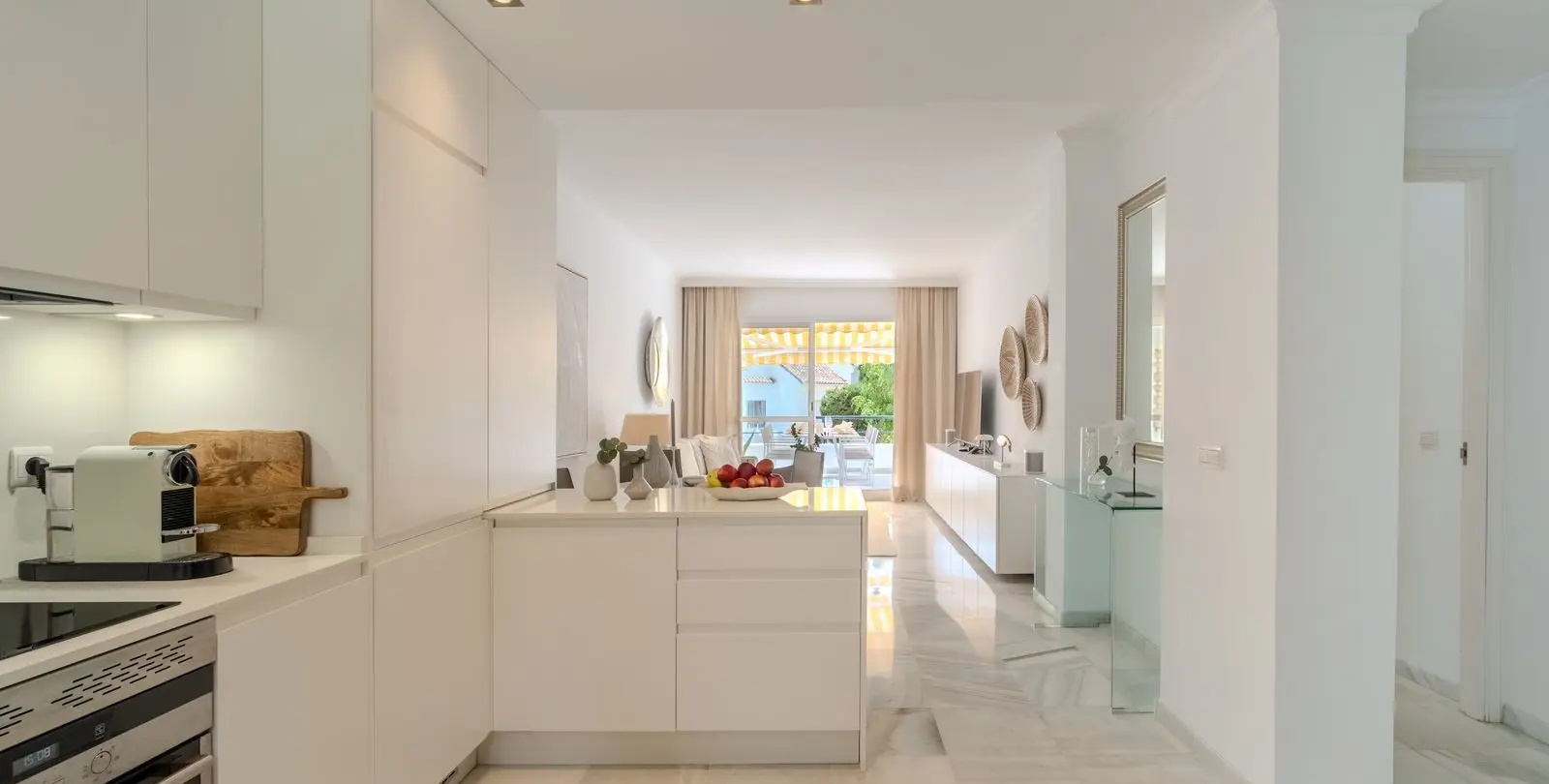 Sale of penthouse in Nueva Andalucía 4