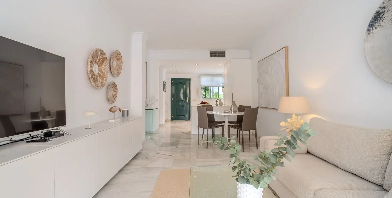 Sale of penthouse in Nueva Andalucía 9