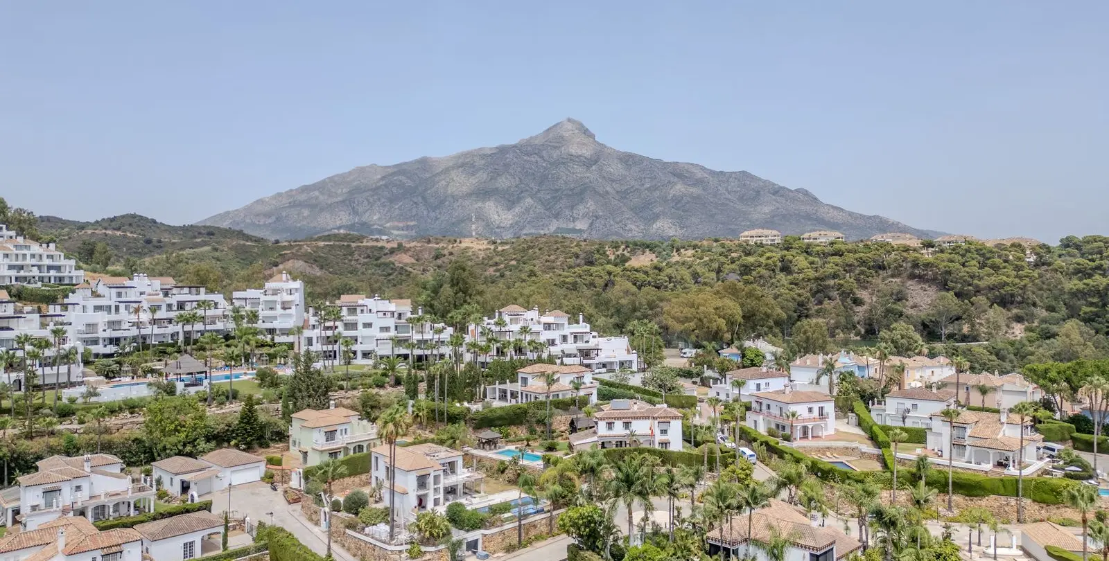 Sale of penthouse in Nueva Andalucía 27