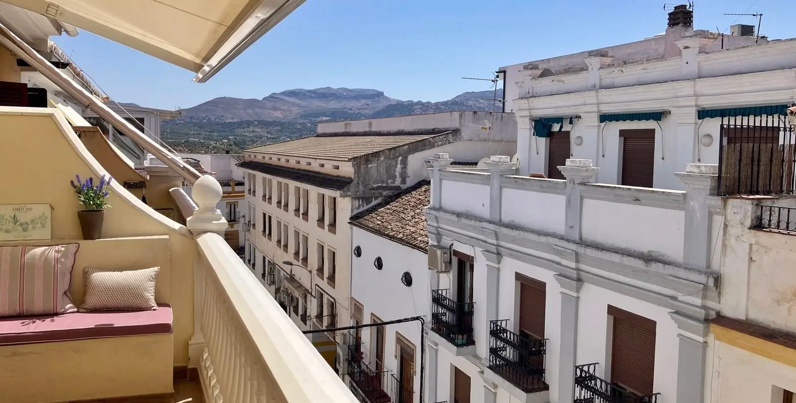 Sale of penthouse in Ronda 2