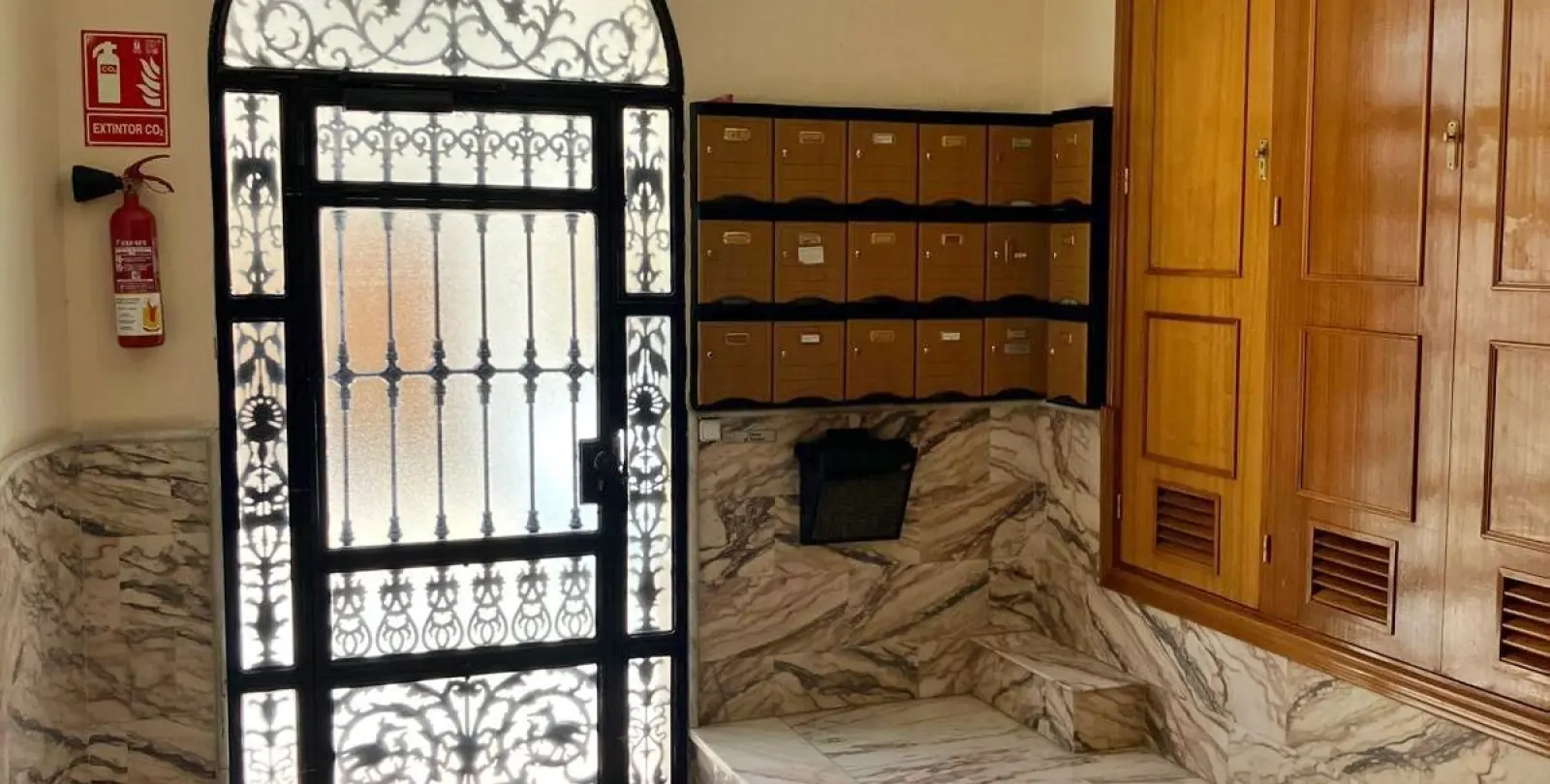 Sale of penthouse in Ronda 45
