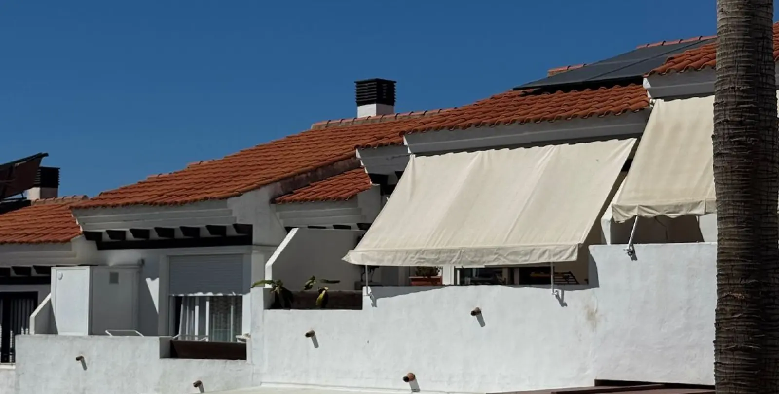 Sale of townhouse in El Chaparral 2