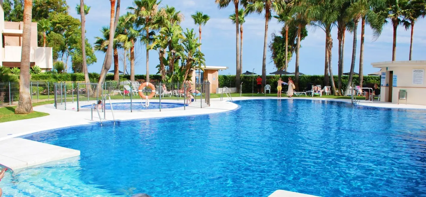 Sale of ground floor apartment in Estepona 0