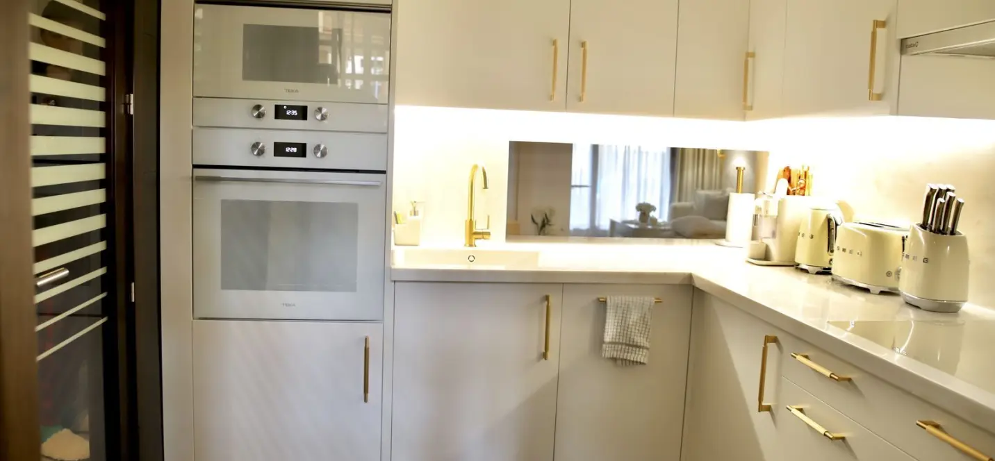 Sale of ground floor apartment in Estepona 2