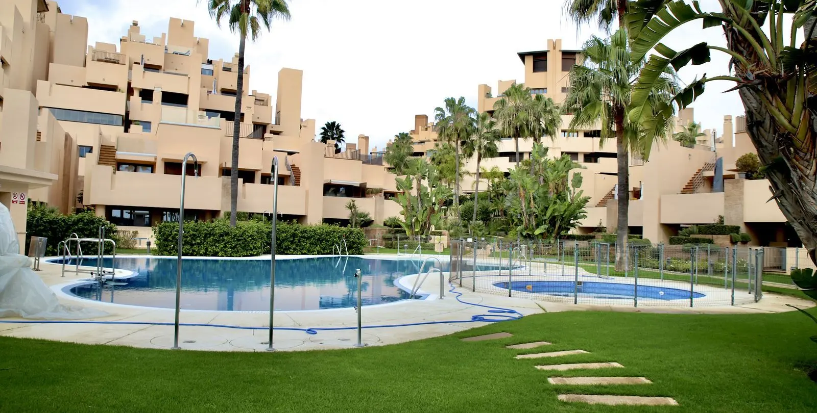 Sale of ground floor apartment in Estepona 19