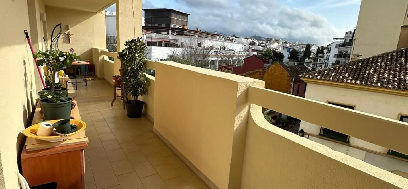Продажа апартаментов на среднем этаже в Marbella 0