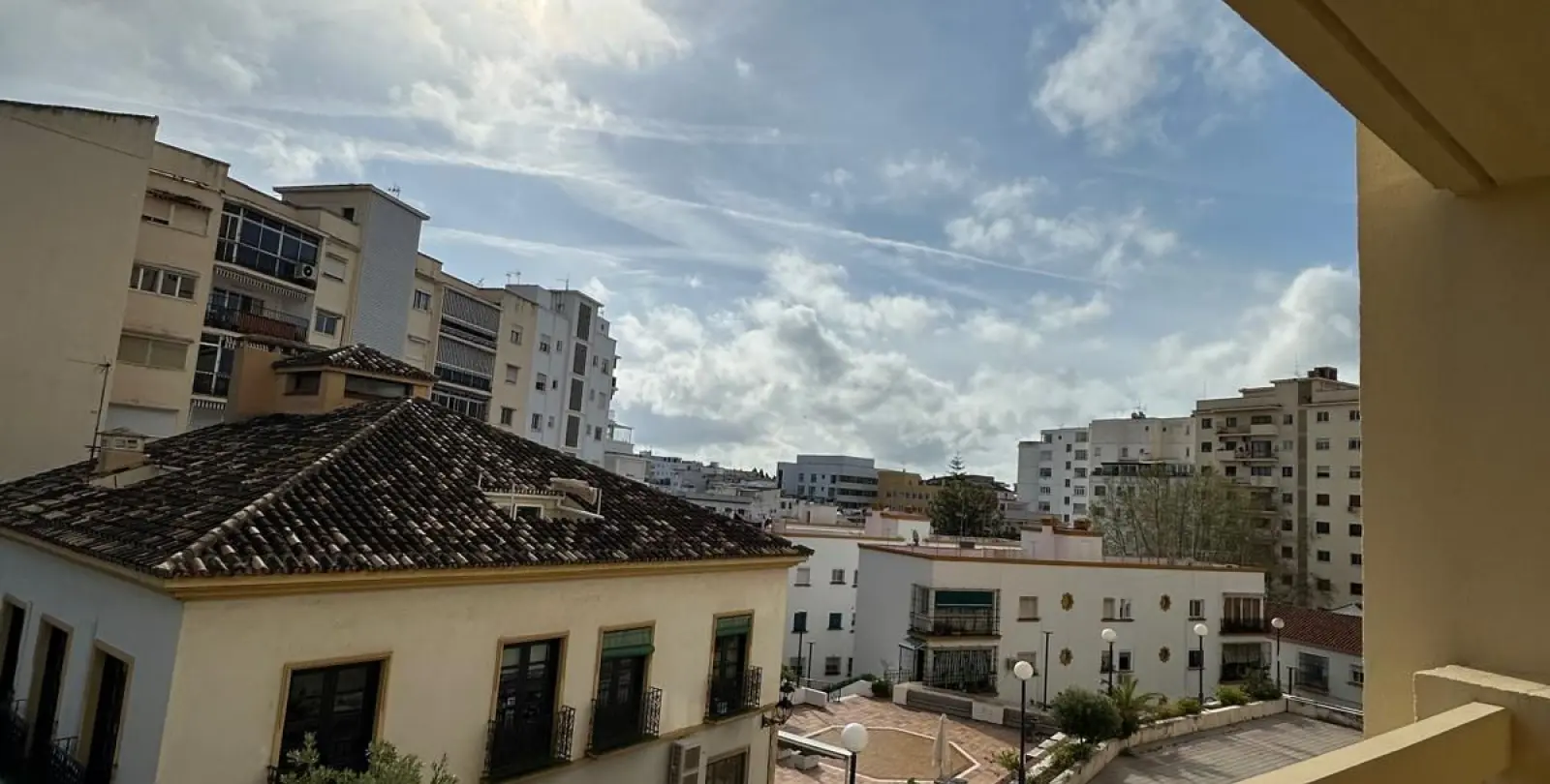 Продажа апартаментов на среднем этаже в Marbella 3