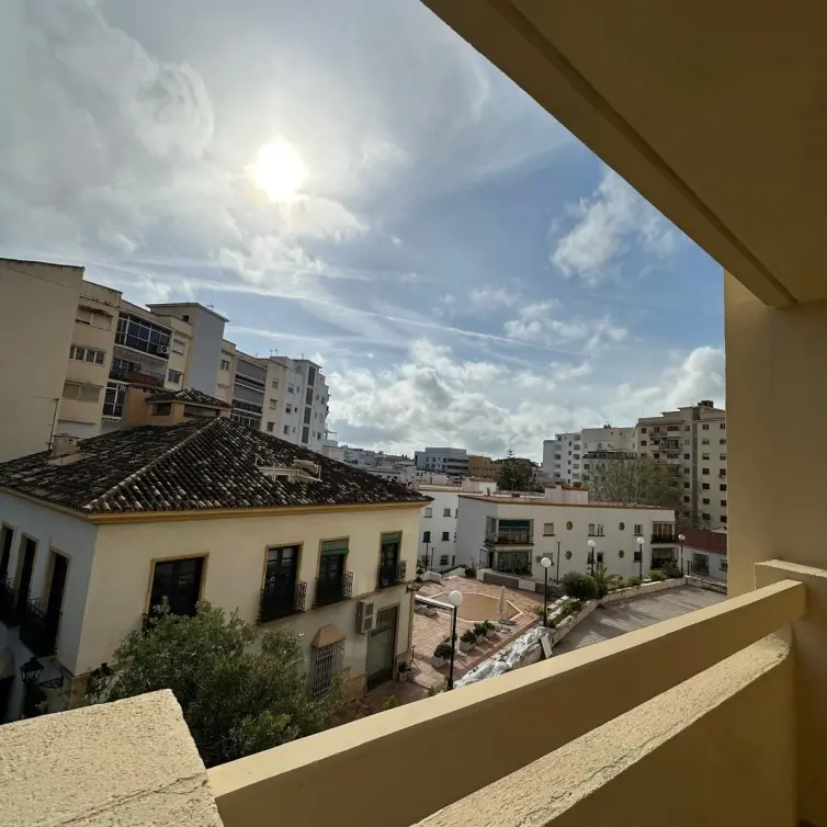 Продажа апартаментов на среднем этаже в Marbella