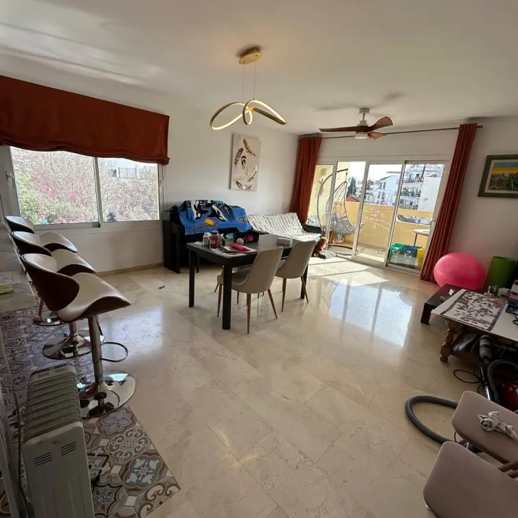Продажа апартаментов на среднем этаже в Marbella