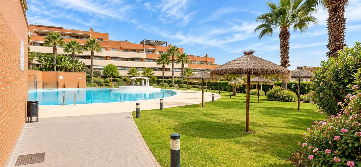 Продажа апартаментов на первом этаже в Torremolinos 3