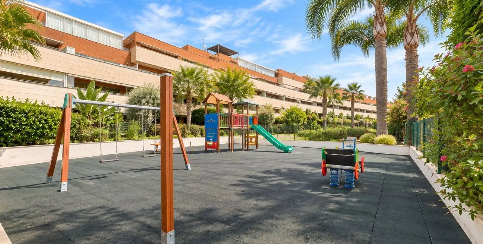 Продажа апартаментов на первом этаже в Torremolinos 5