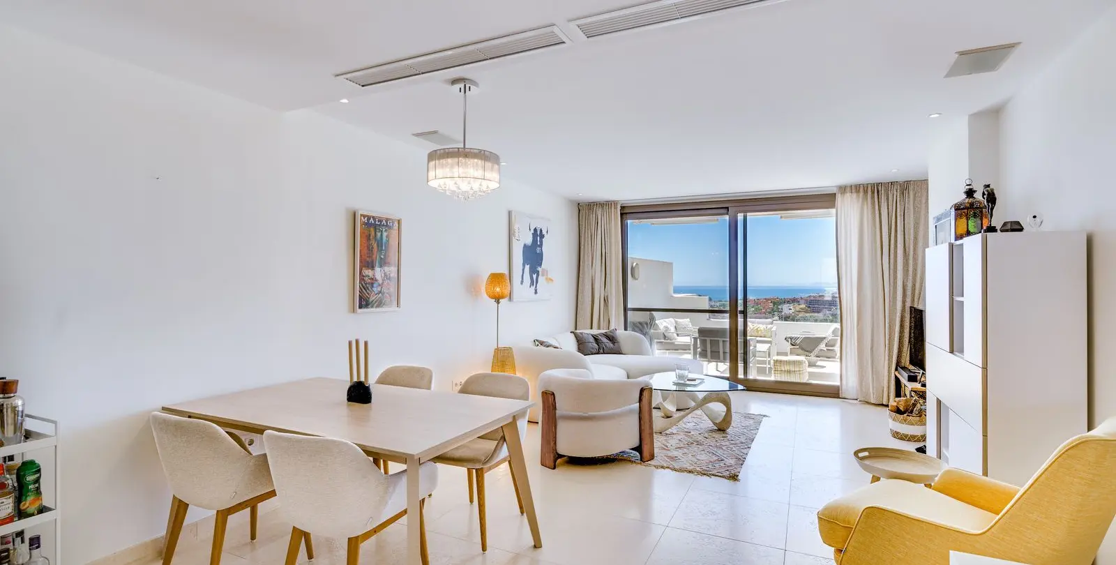 Sale of penthouse in Casares 2