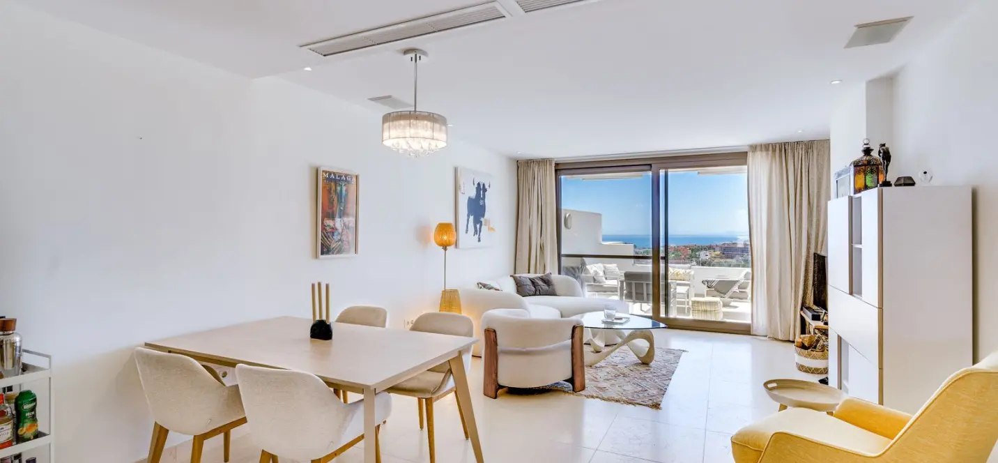 Sale of penthouse in Casares 1