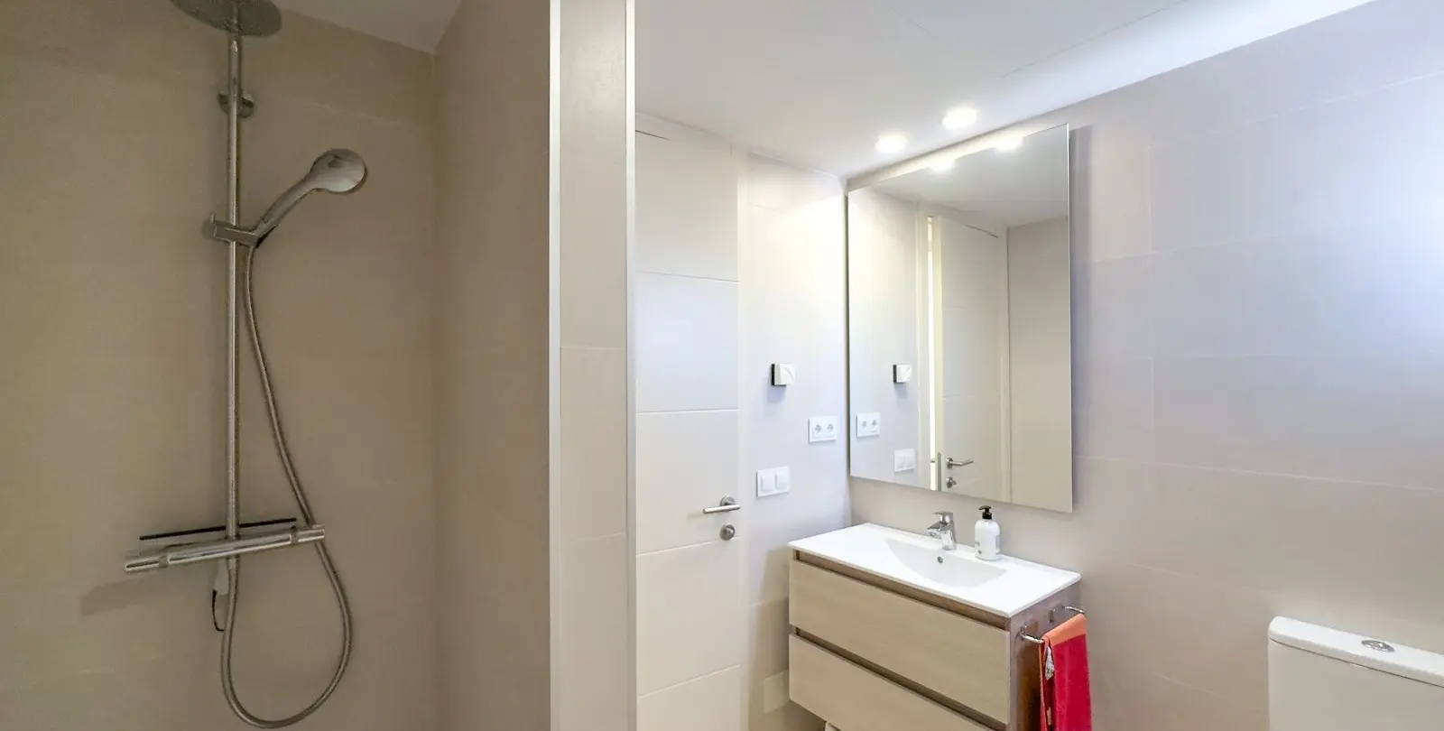 Sale of penthouse in Casares 10