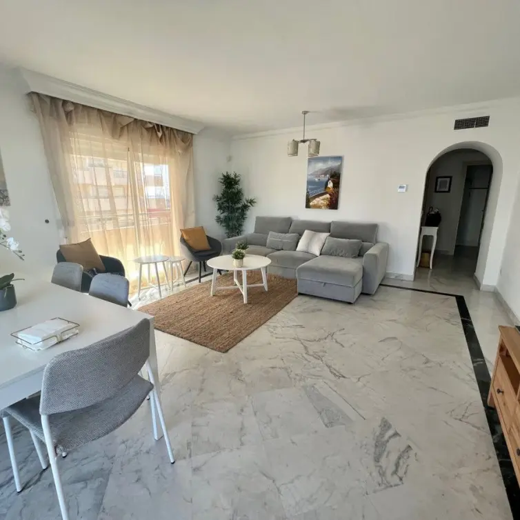 Продажа апартаментов на среднем этаже в Puerto Banús