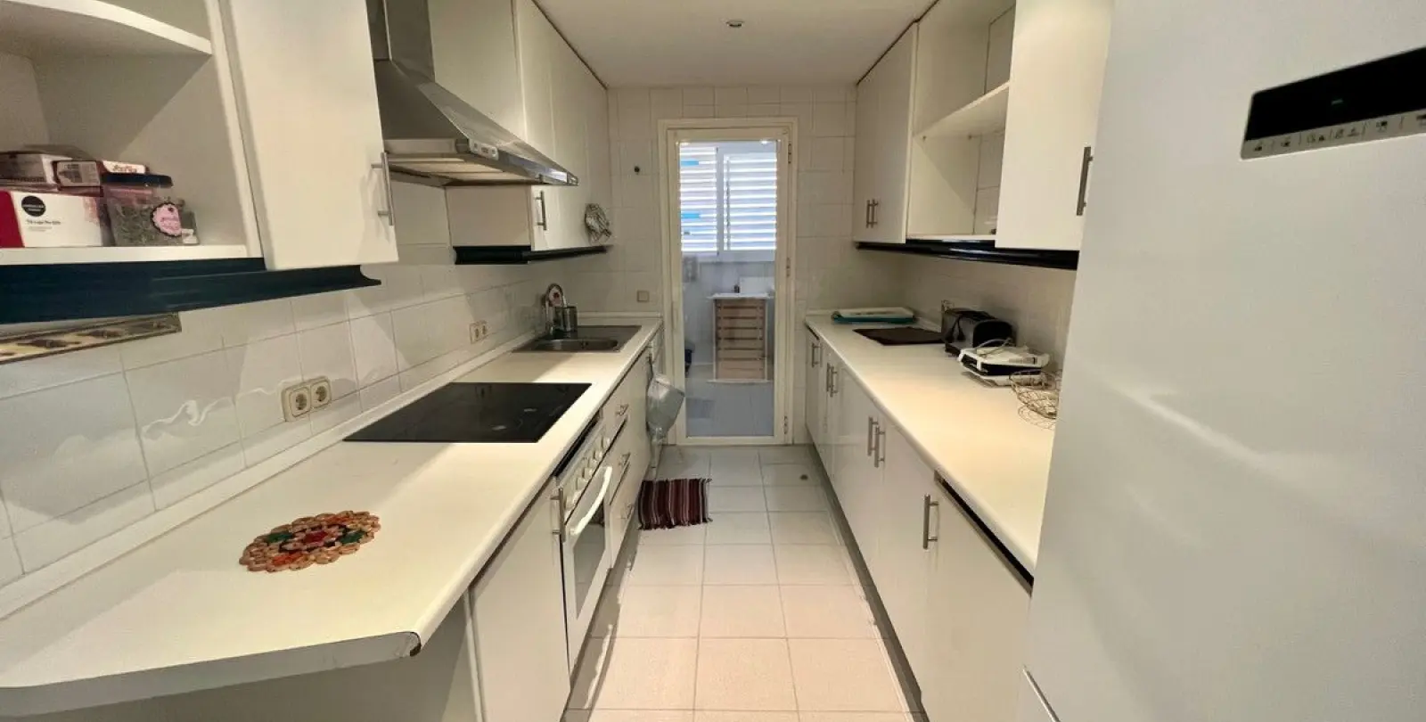 Sale of middle floor apartment in Puerto Banús 7