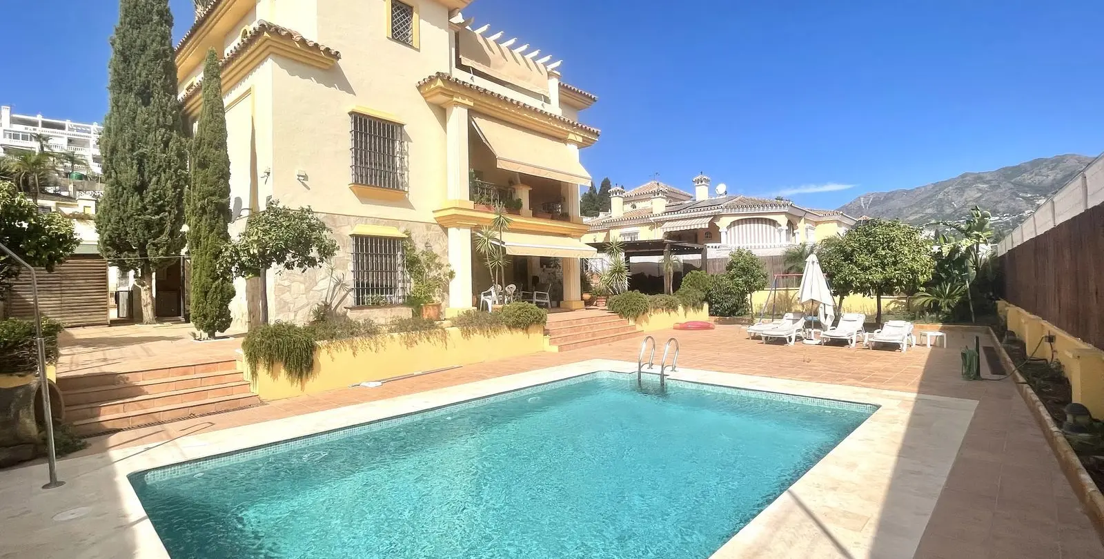 Sale of detached villa in Mijas 1