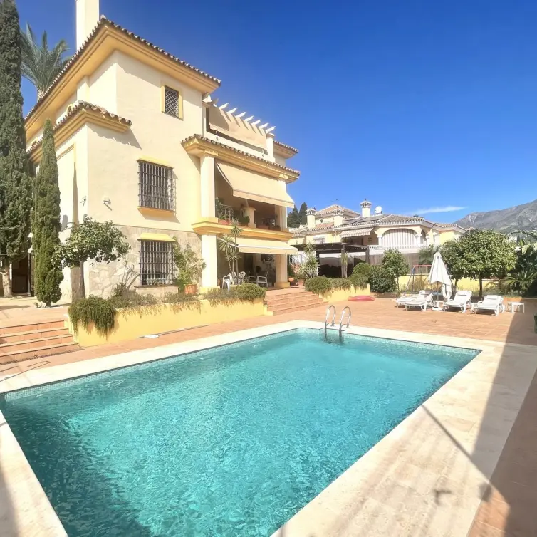 Sale of detached villa in Mijas