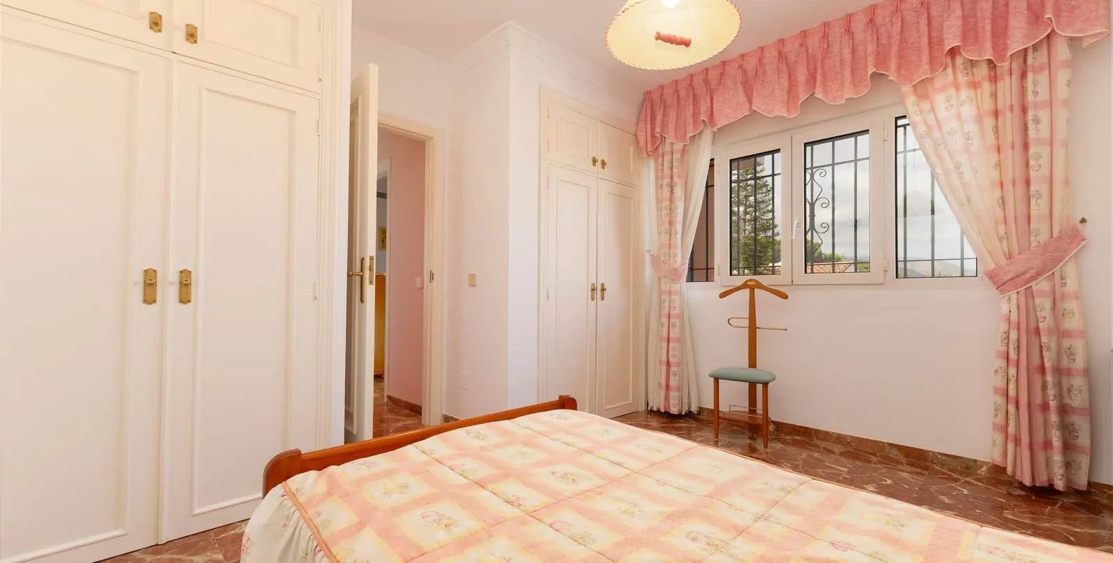 Sale of detached villa in Alhaurín de la Torre 3