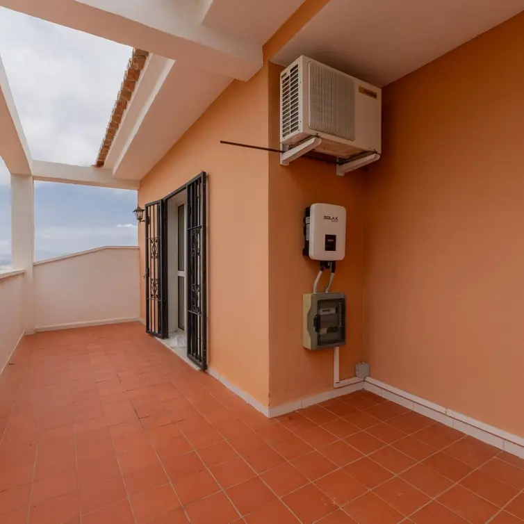 Продажа  отдельно стоящей виллы в Alhaurín de la Torre