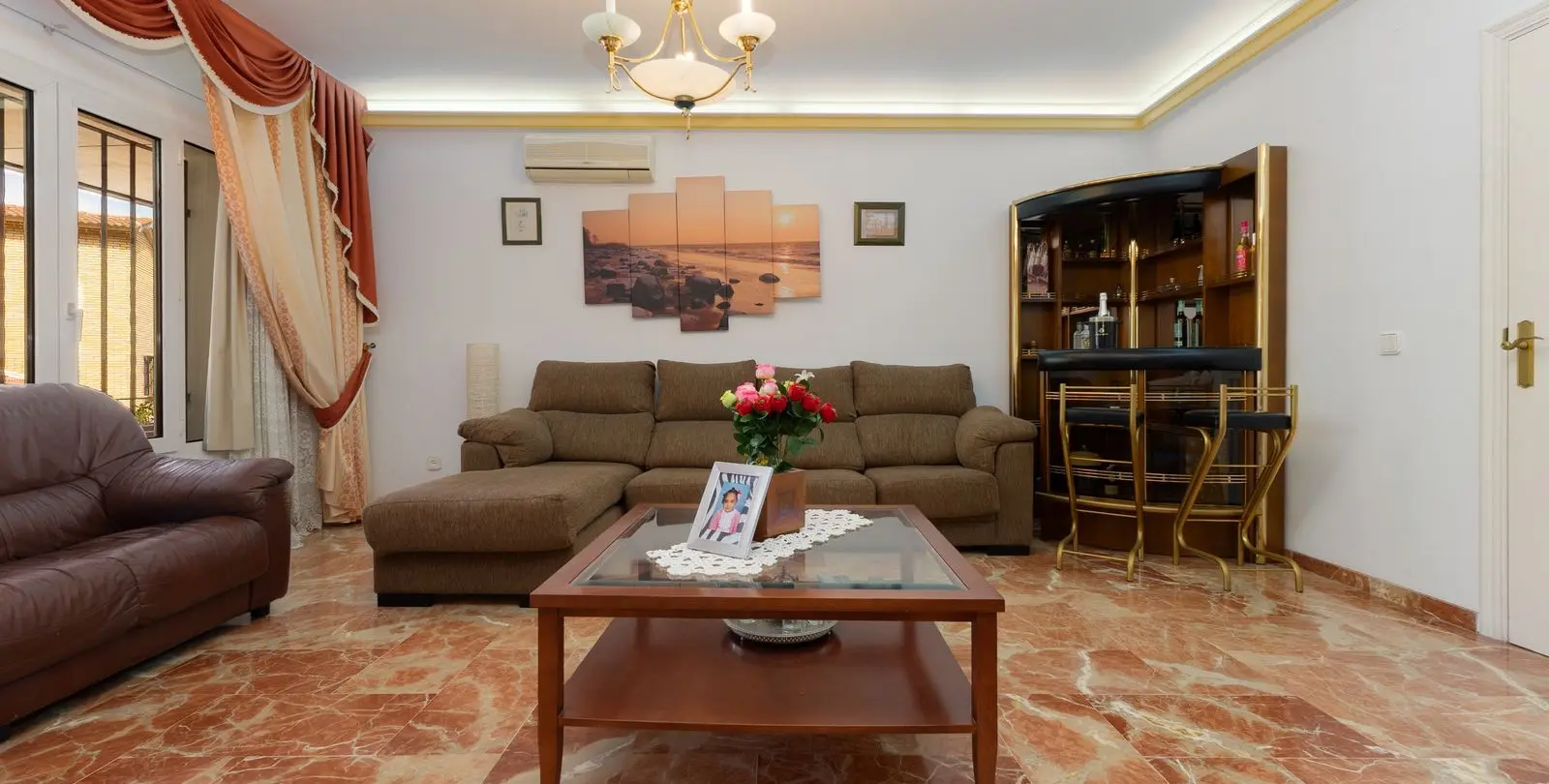Sale of detached villa in Alhaurín de la Torre 41