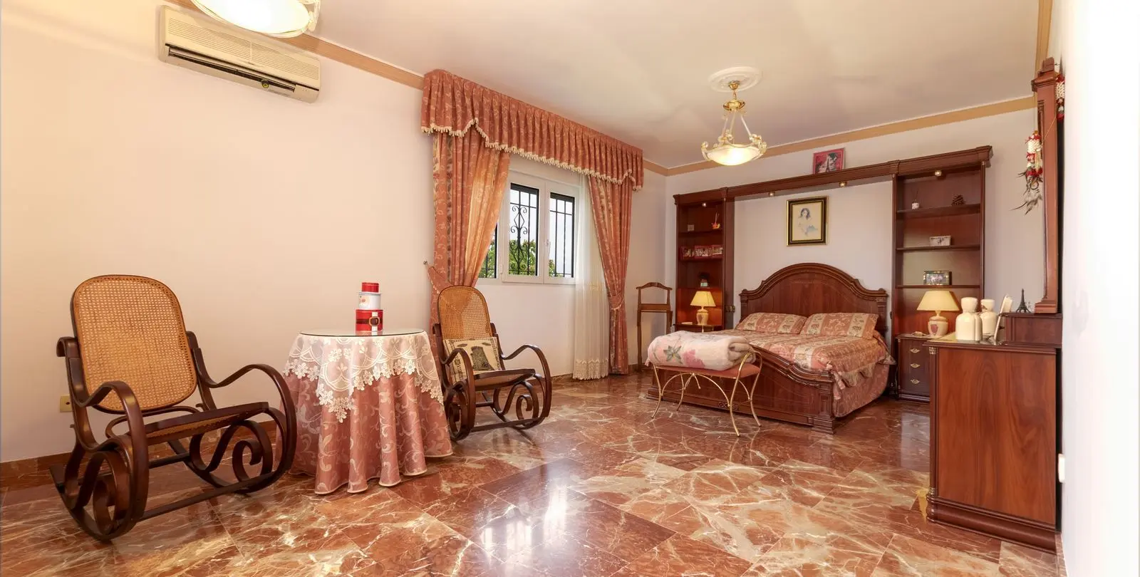 Sale of detached villa in Alhaurín de la Torre 42