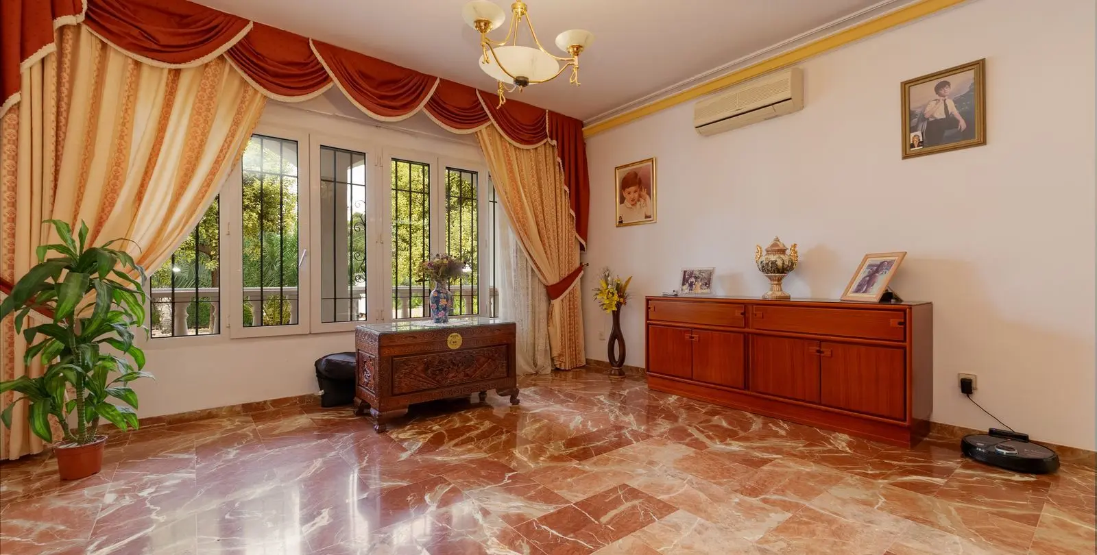 Sale of detached villa in Alhaurín de la Torre 52