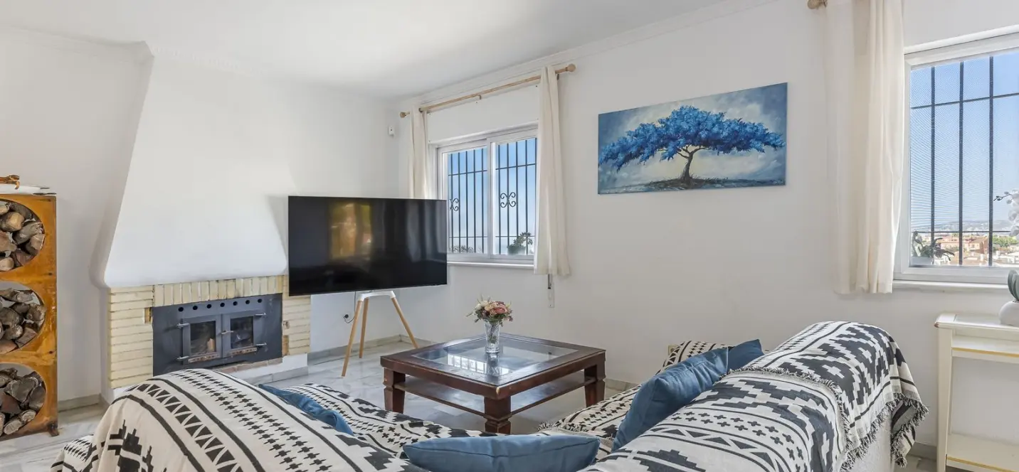 Sale of detached villa in Fuengirola 1