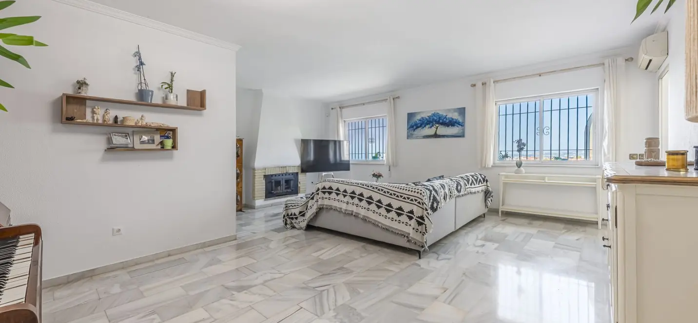 Sale of detached villa in Fuengirola 3
