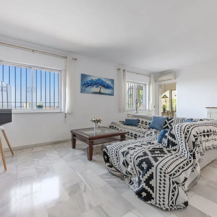 Sale of detached villa in Fuengirola