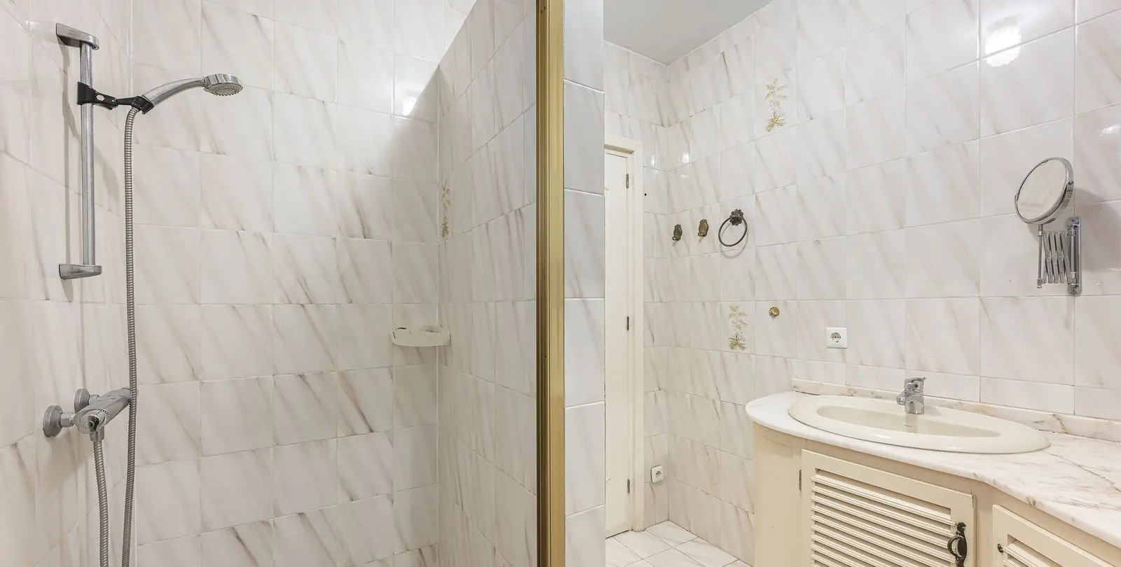 Sale of detached villa in Fuengirola 23