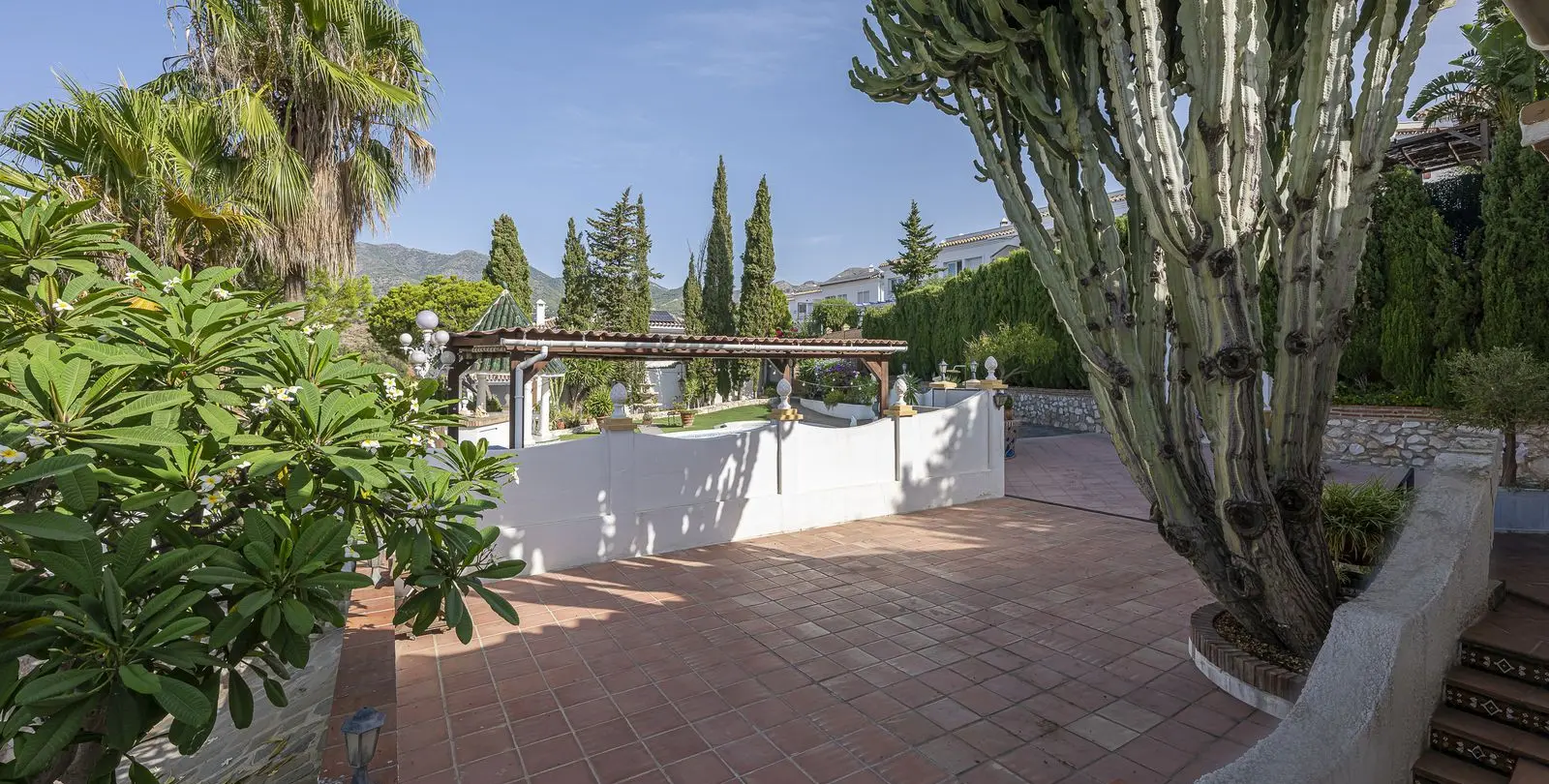 Sale of detached villa in Fuengirola 28