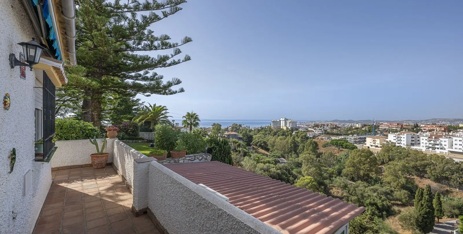 Sale of detached villa in Fuengirola 40