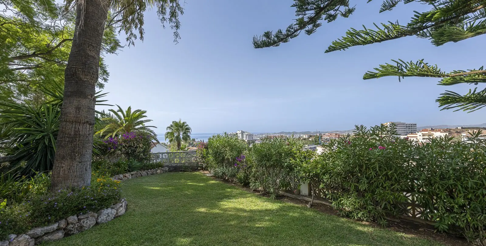 Sale of detached villa in Fuengirola 41