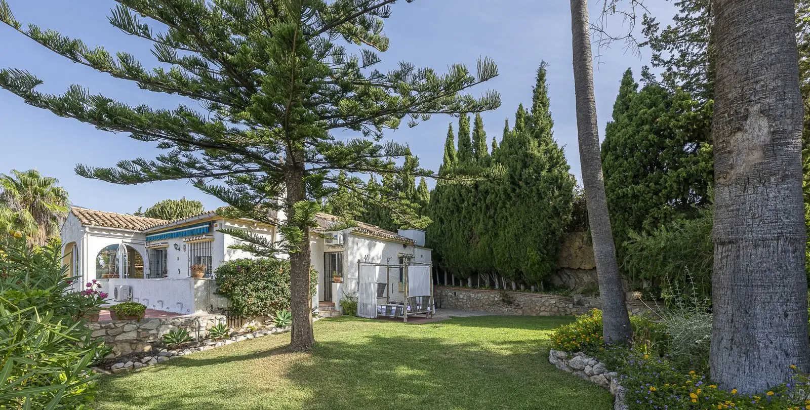 Sale of detached villa in Fuengirola 44