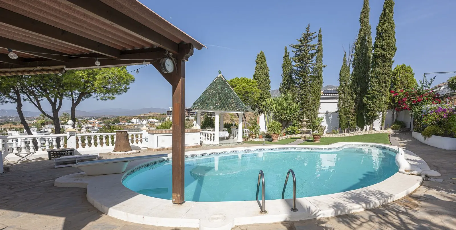 Sale of detached villa in Fuengirola 53
