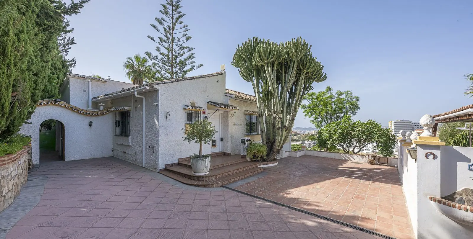Sale of detached villa in Fuengirola 58