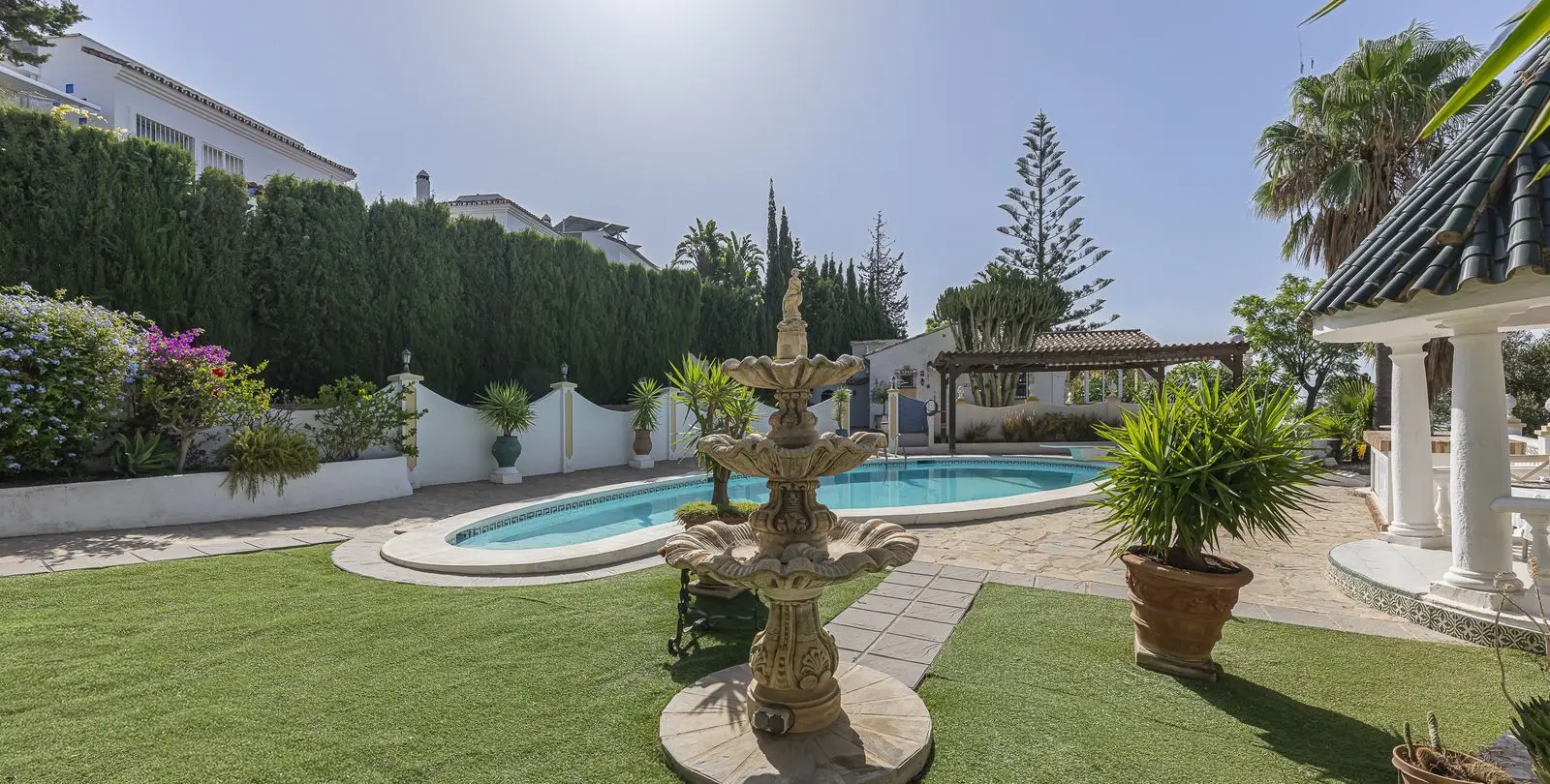 Sale of detached villa in Fuengirola 63